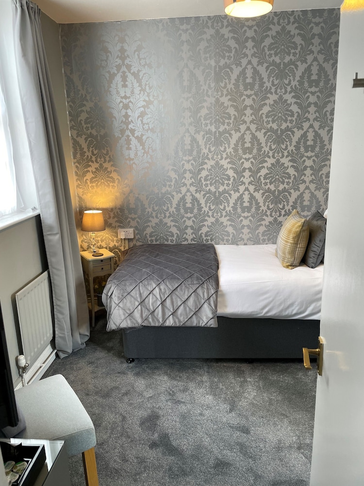 Gloucester House 14/50