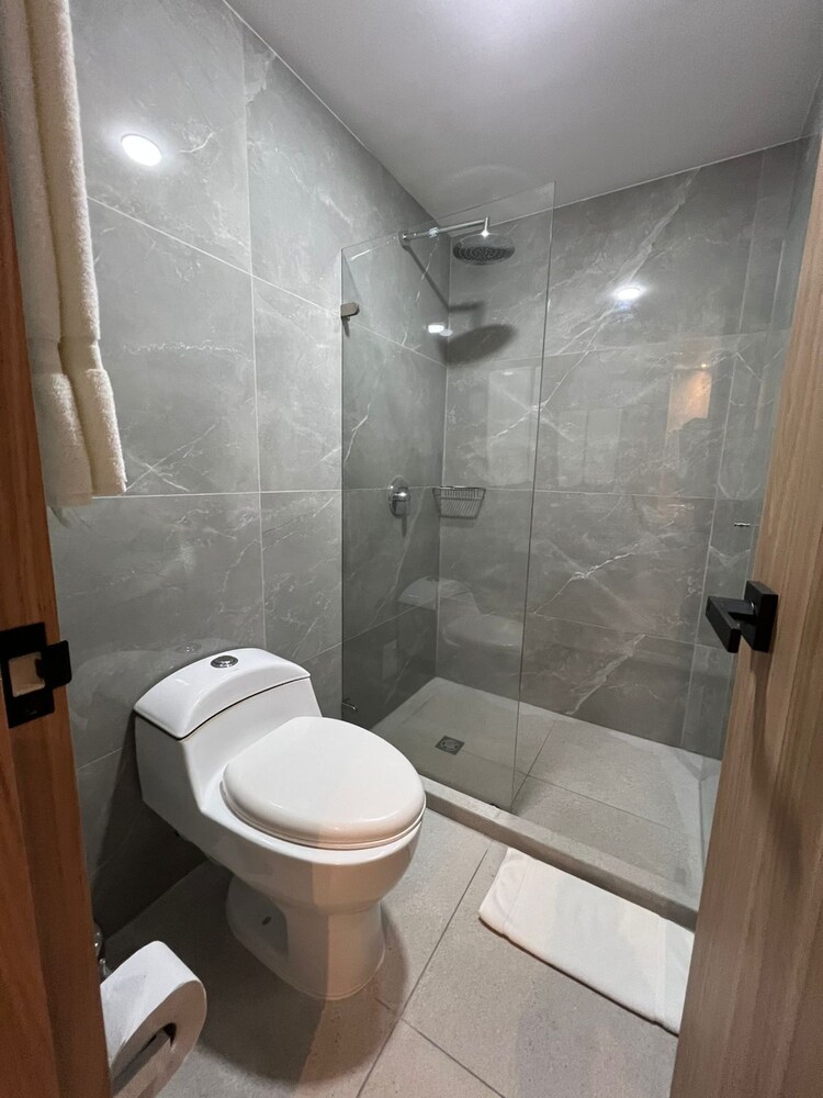 Zione Luxury Hotel Pereira 65/66