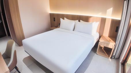Smart, Luxury, Queen Bed