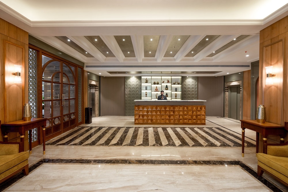 Hotel Express Inn 2/39