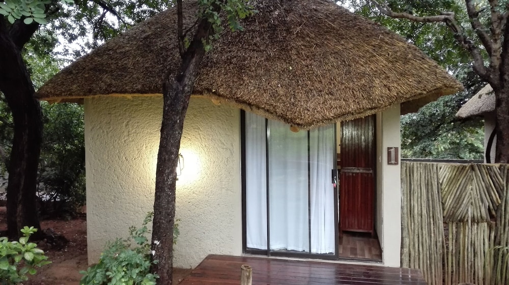 Chobe Sunset Chalets 3/49