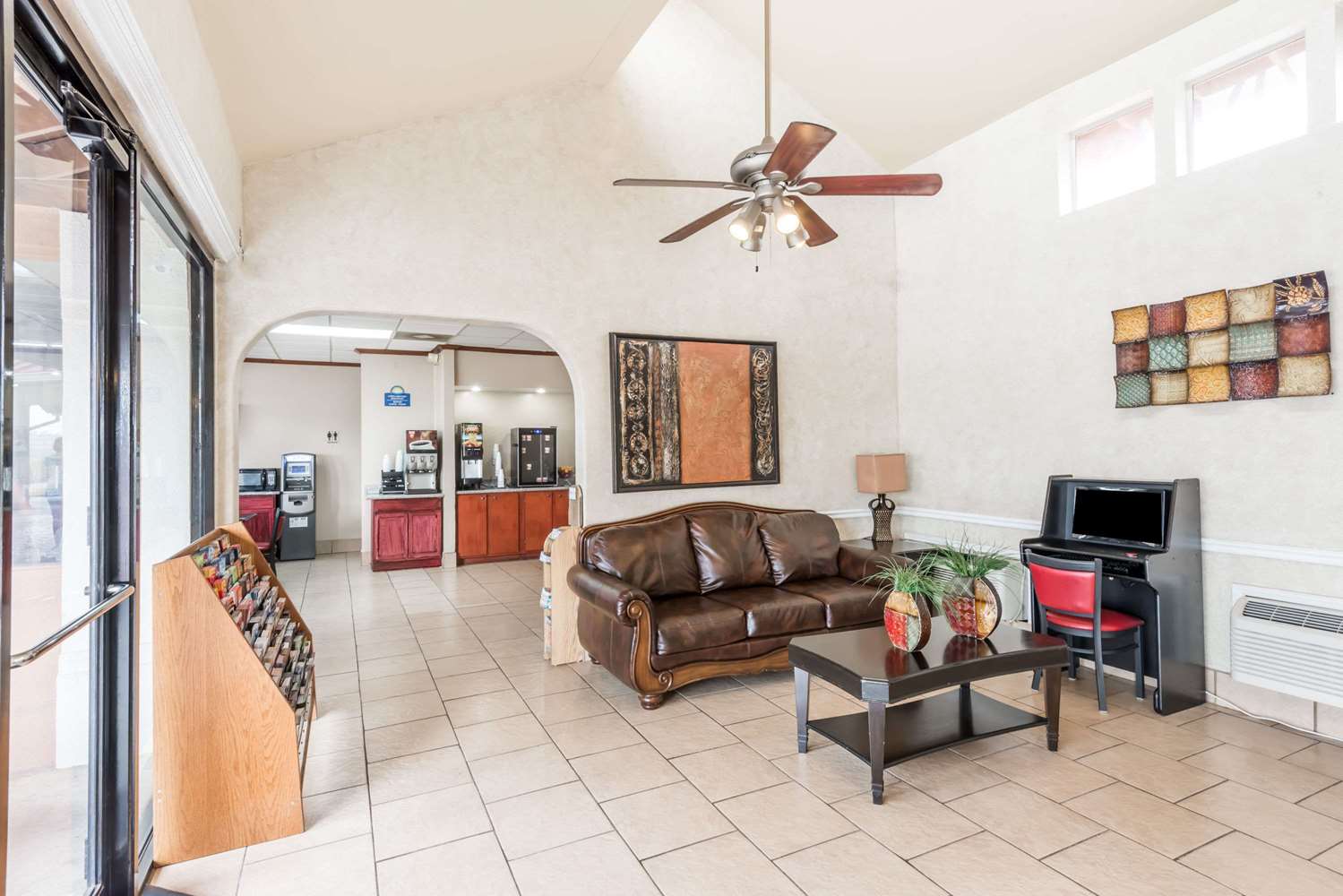 Days Inn by Wyndham San Antonio Splashtown/ATT Center 15/22