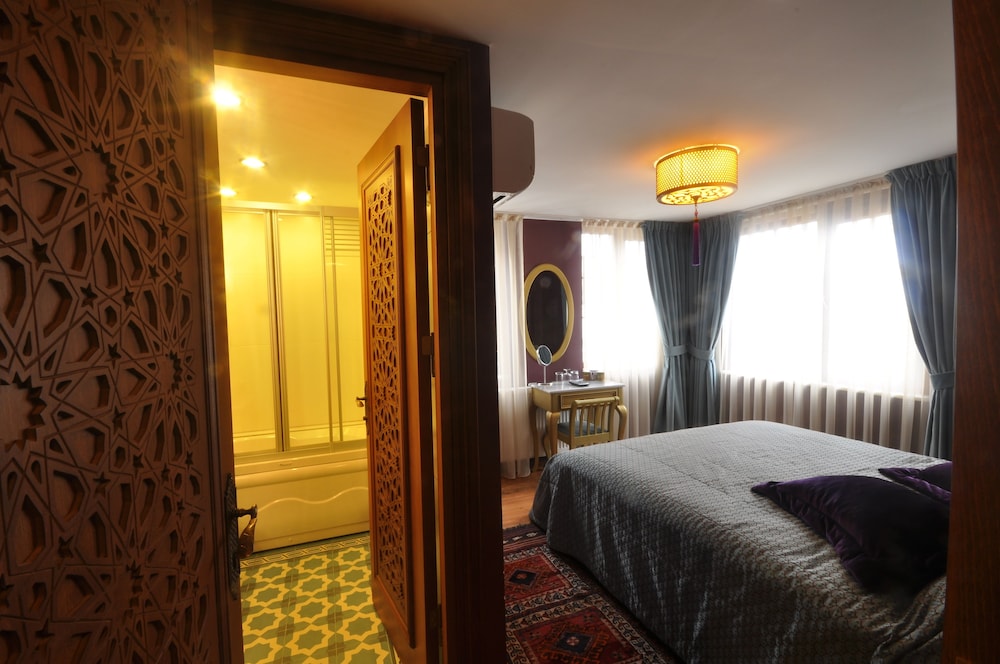MERIAL HOTEL 14/43
