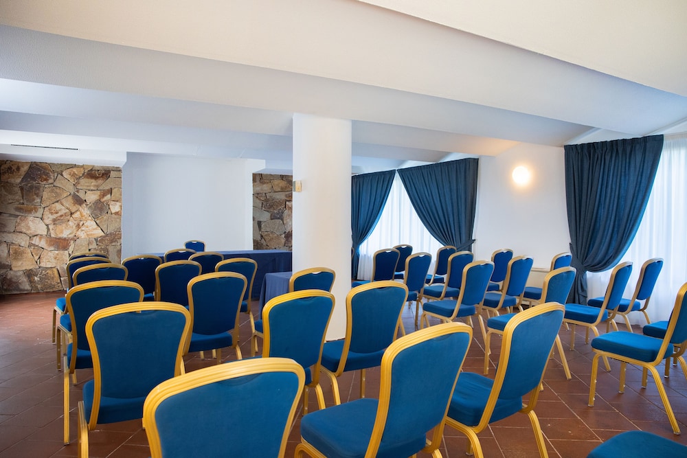 Tirreno Resort 22/44