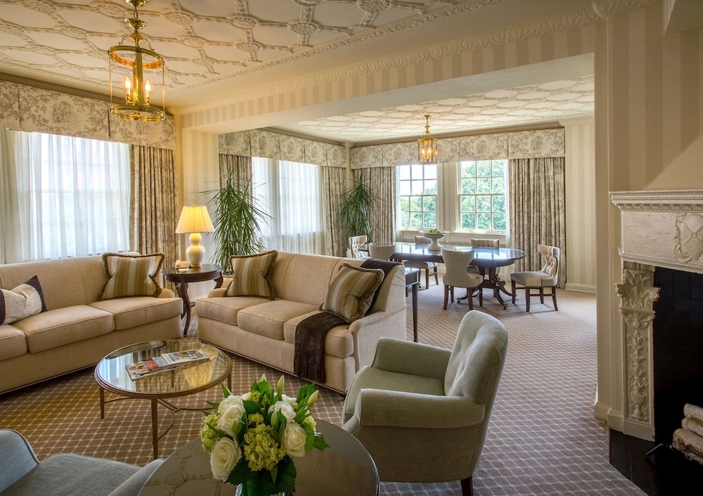 The Hay-Adams 26/51