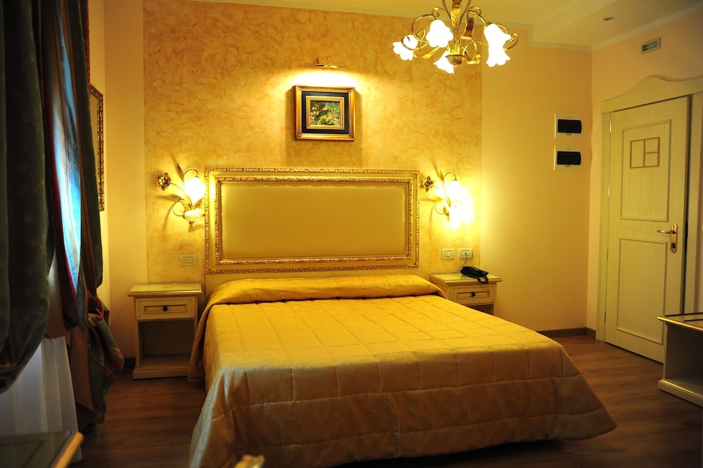 Viktoria Palace 33/76