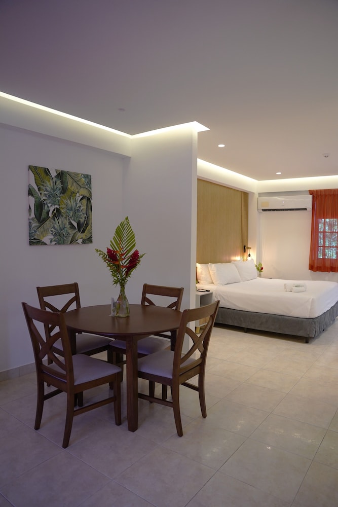 Albrook Inn 48/61
