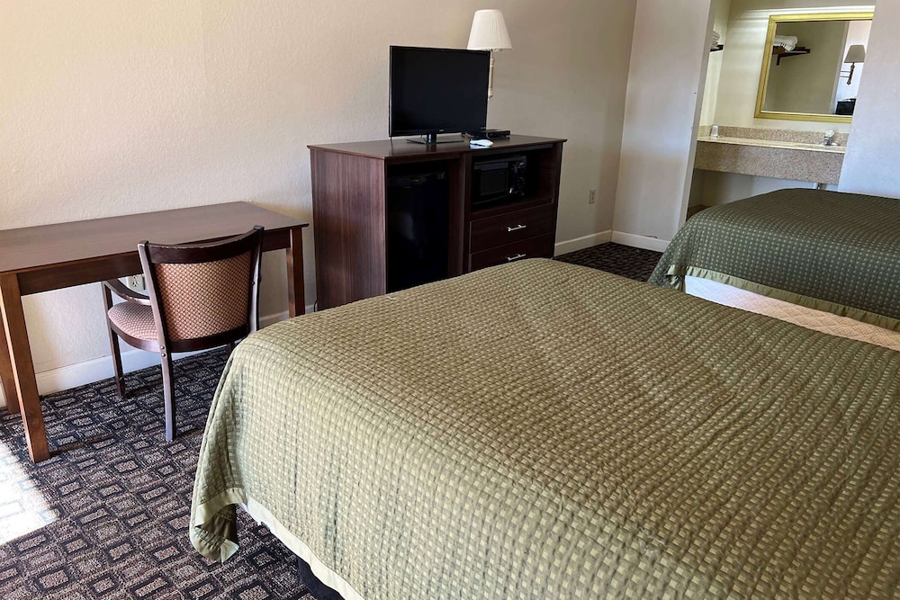 Hotel Brewton 46/49