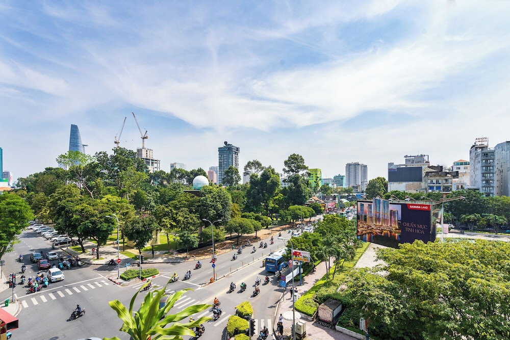 Sen Saigon Hotel 40/50
