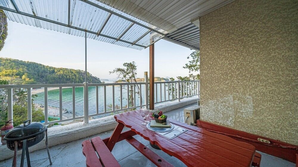 Geoje White O Pension 20/50