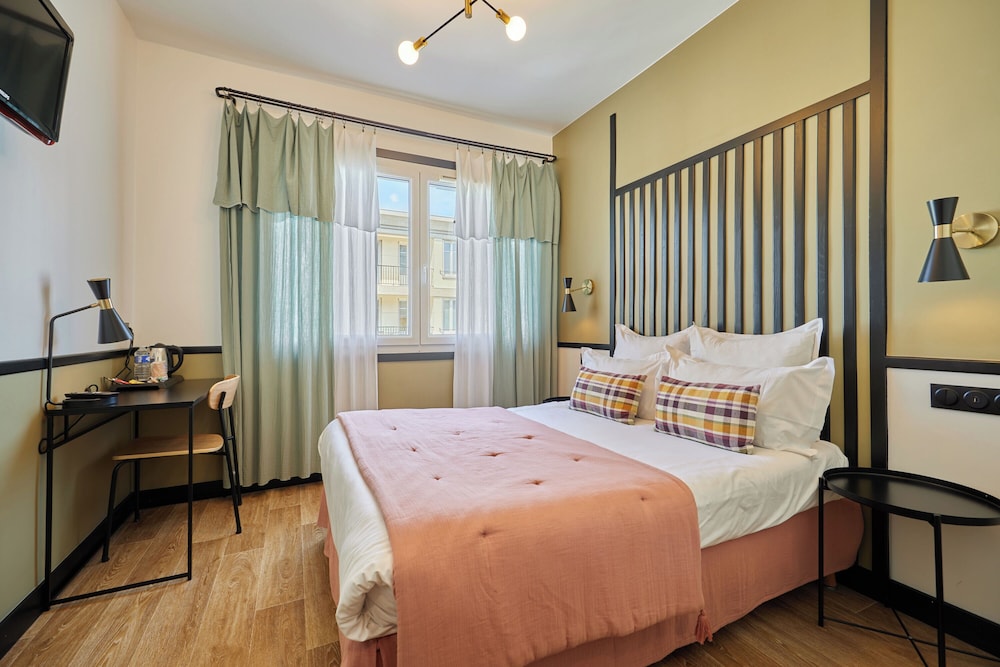 BASIC, DOUBLE BED