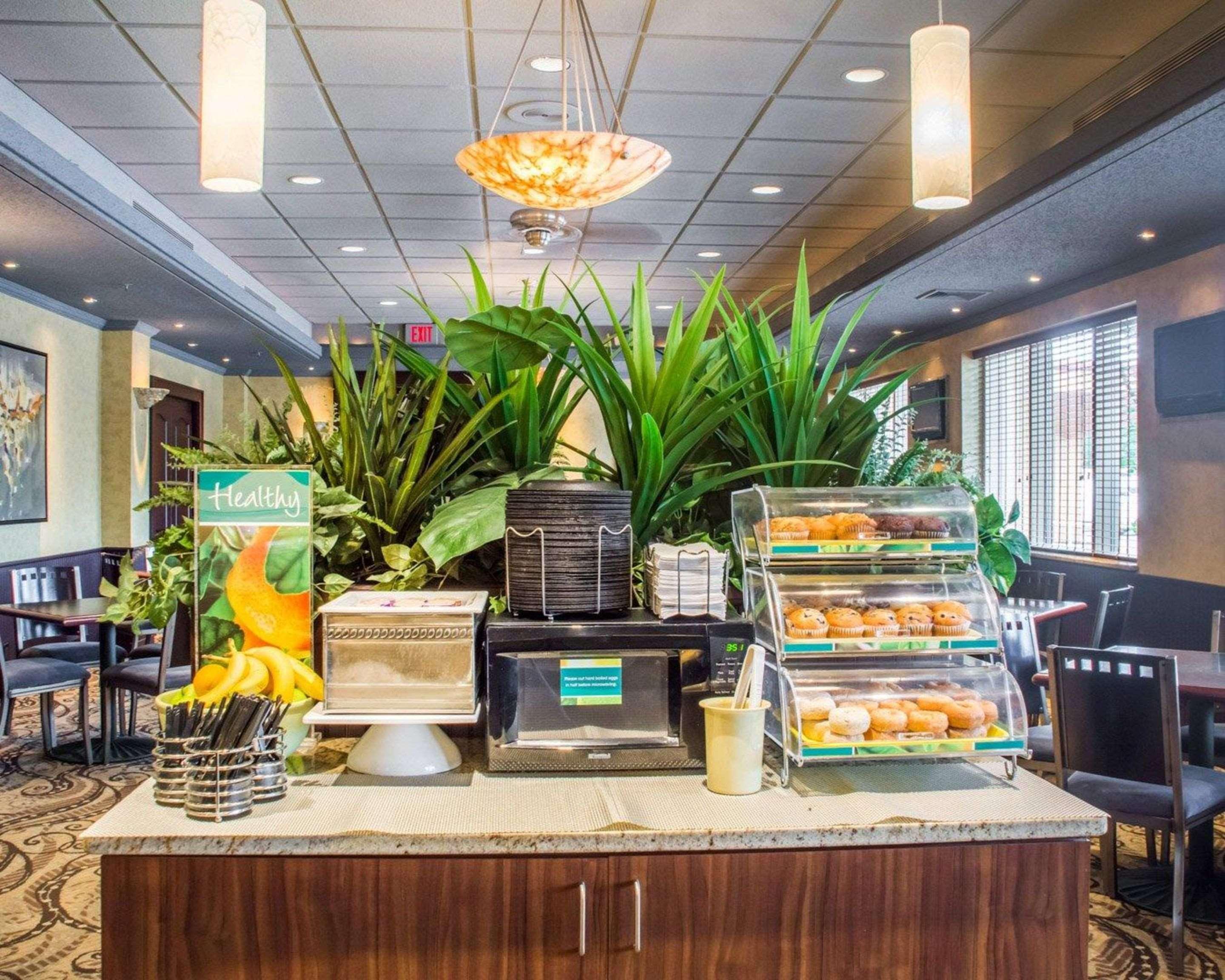 Hampton Inn Oswego 3/36