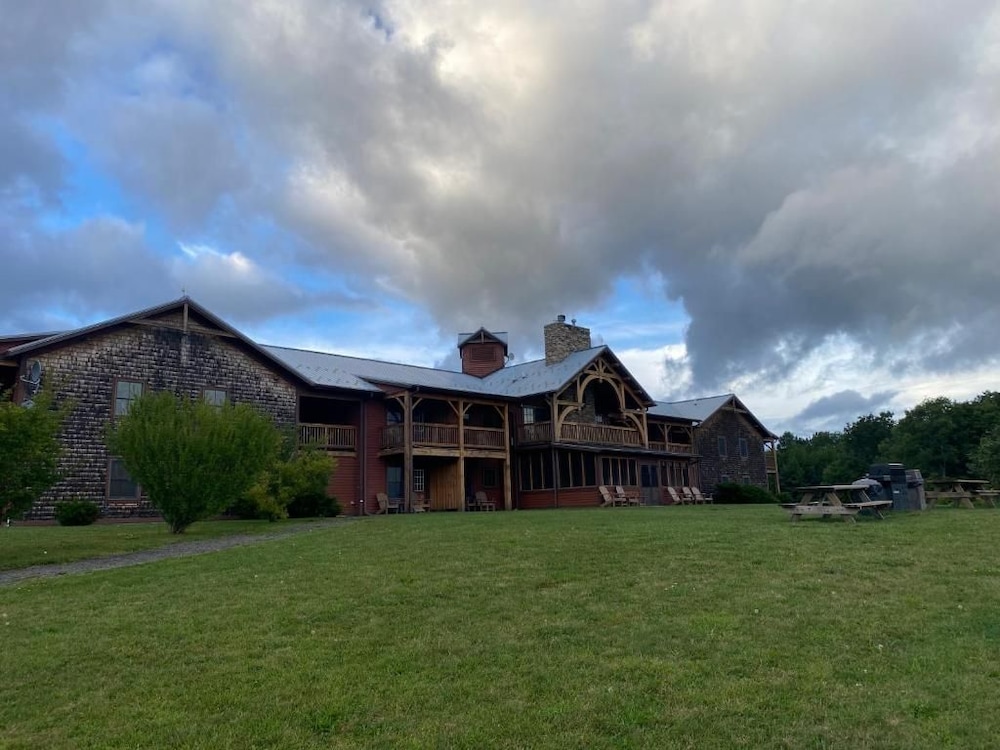 August Lodge Cooperstown 35/42