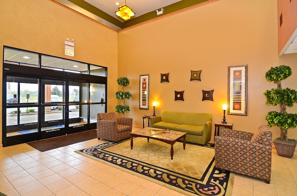Spark by Hilton Oak Forest 33/48