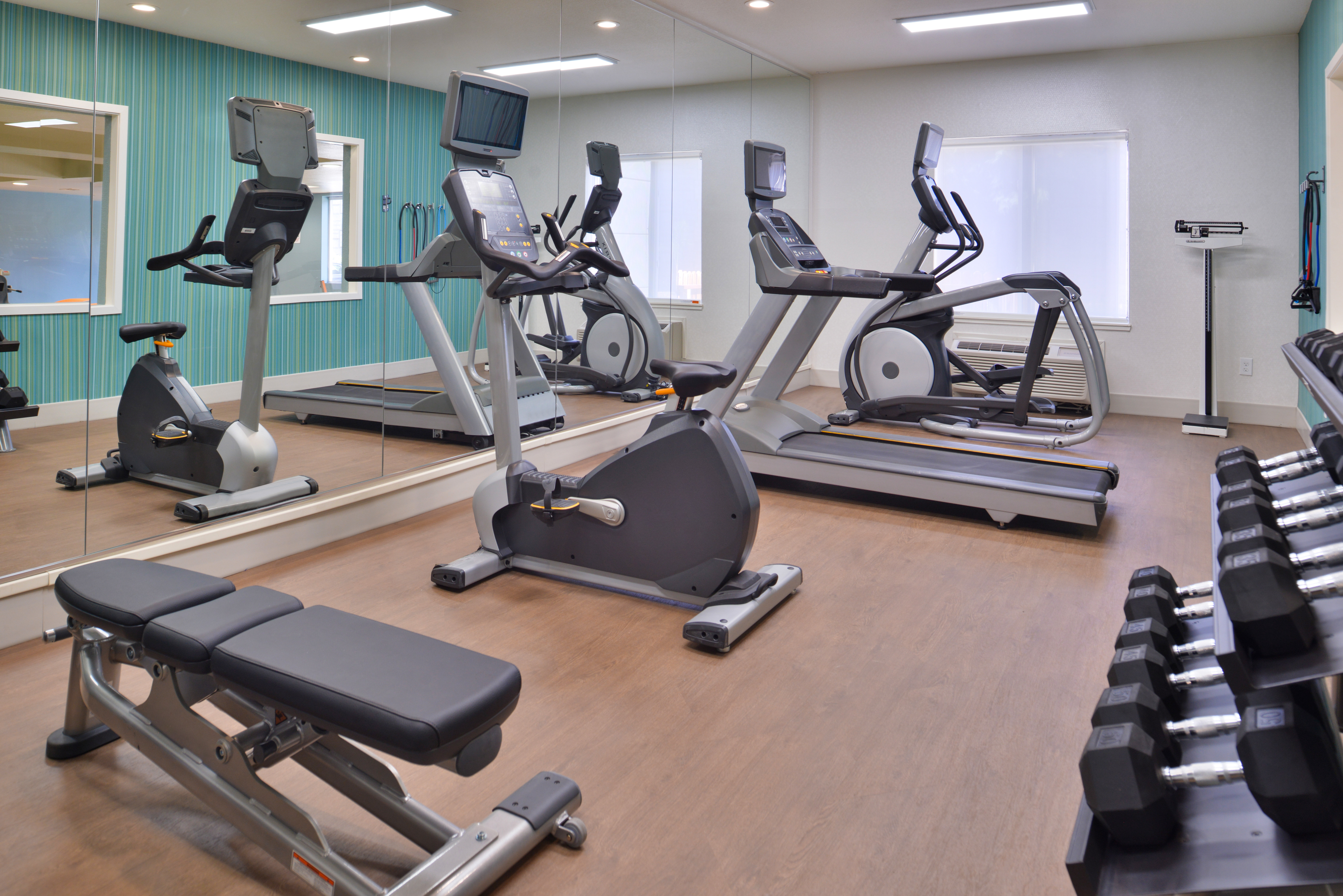 Holiday Inn Express Stockton Southeast 39/61