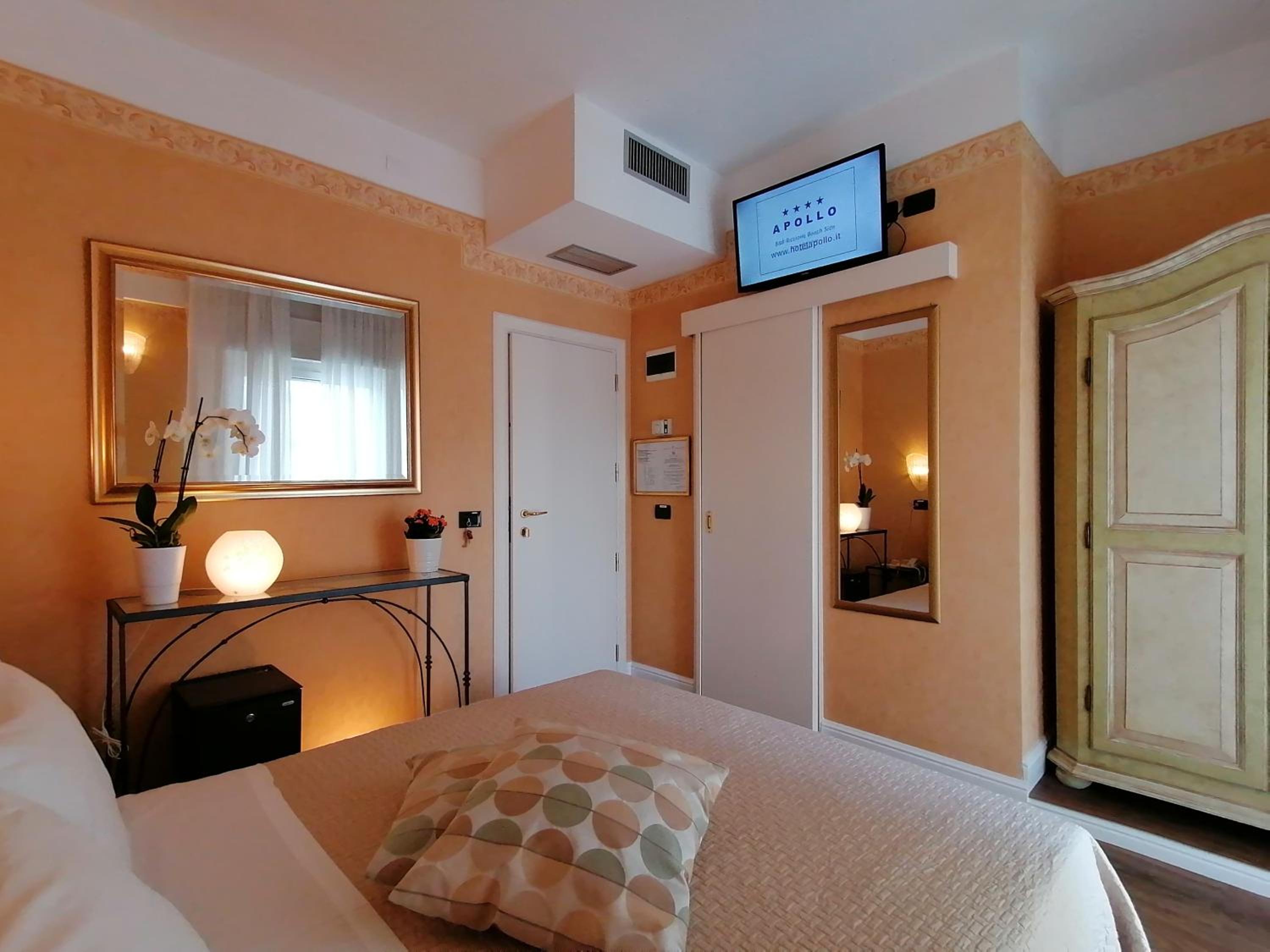 Hotel Apollo 17/50