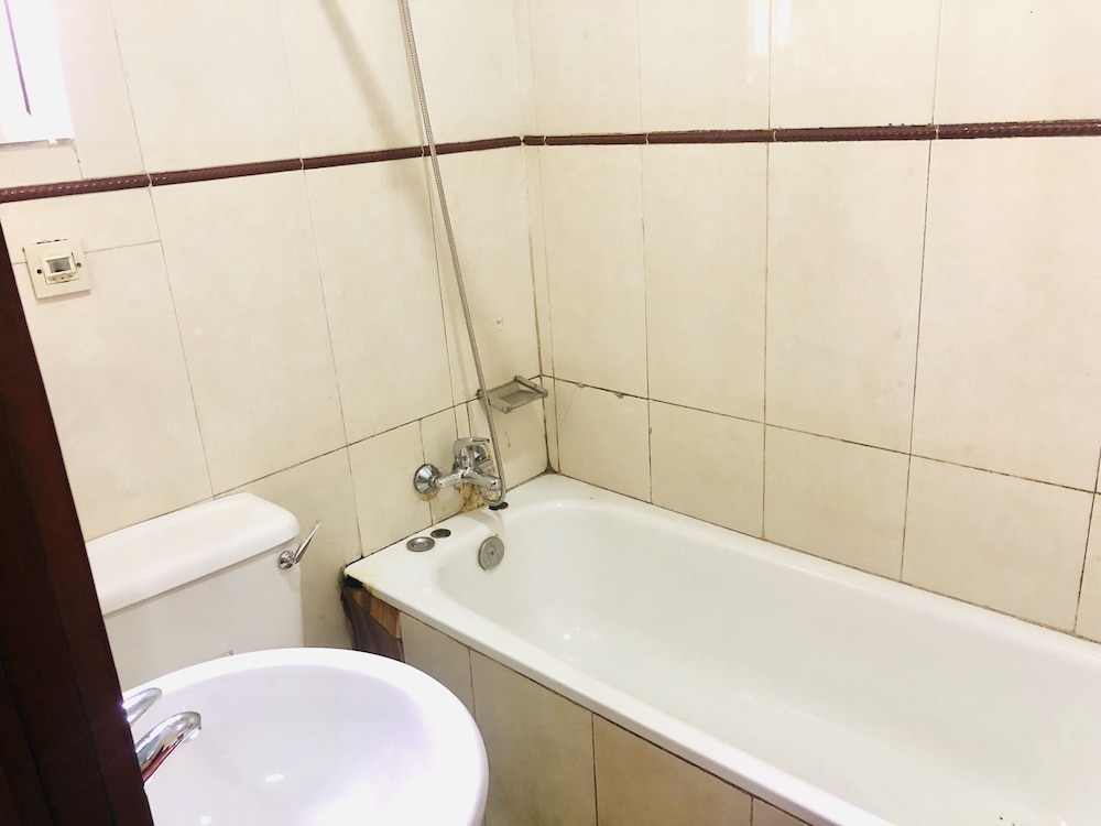 Silver Grandeur Hotel 29/31