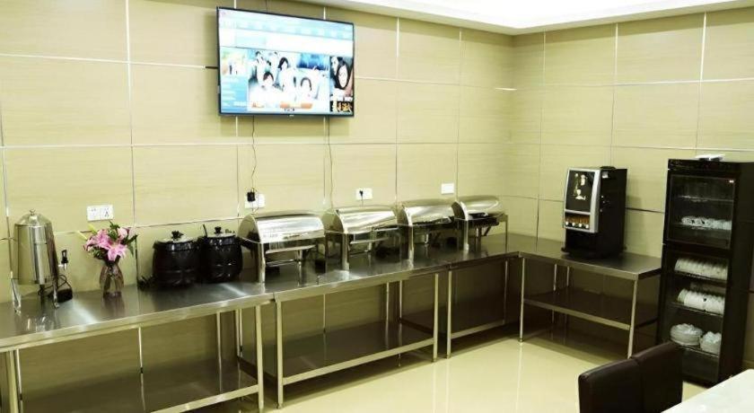 GreenTree Inn Changzhou Henlin Town Zhongtian Express Hotel 38/48