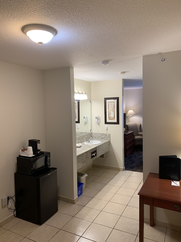 Travelodge By Wyndham Stony Plain 36/38