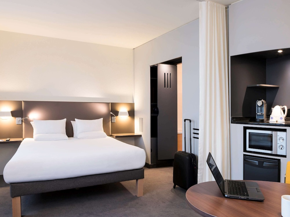 SUPERIOR, SUITE, MULTIPLE BEDS