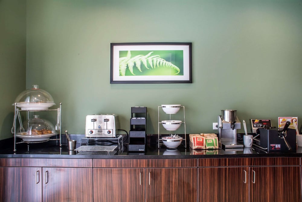 Sleep Inn & Suites Syracuse Airport 38/40