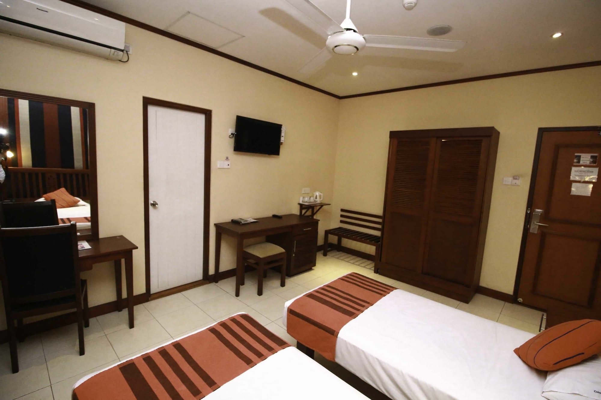 STANDARD, TWIN BEDS