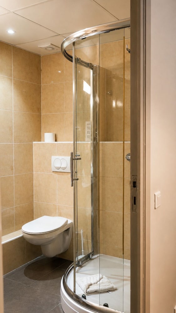 Hotel U Ricordu 65/65