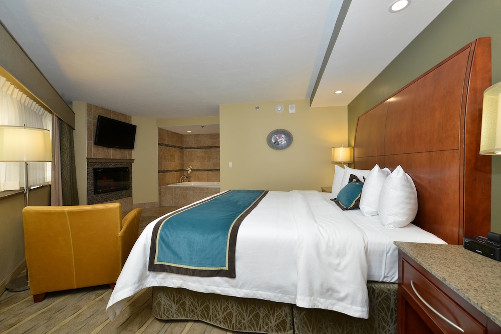 Oshkosh Waterfront Hotel & Conference Center 27/58