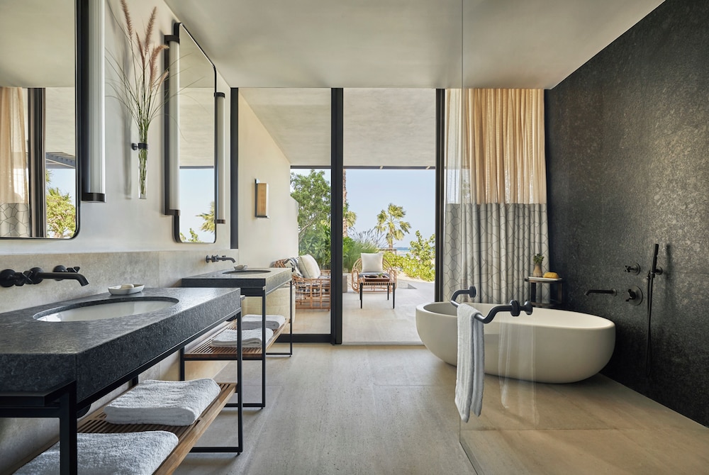 Executive, Suite, King Bed, Garden View, Plunge Pool