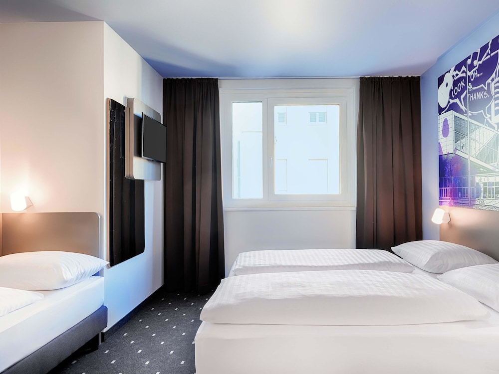 ROOM, TRIPLE
