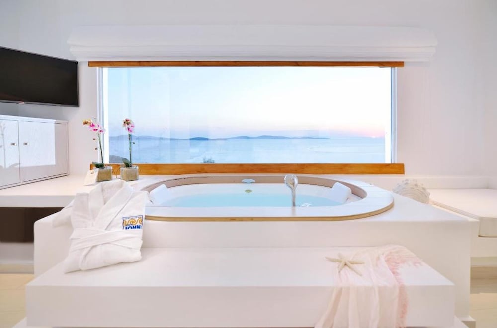 Saint John Hotel Villas and Spa 99/107