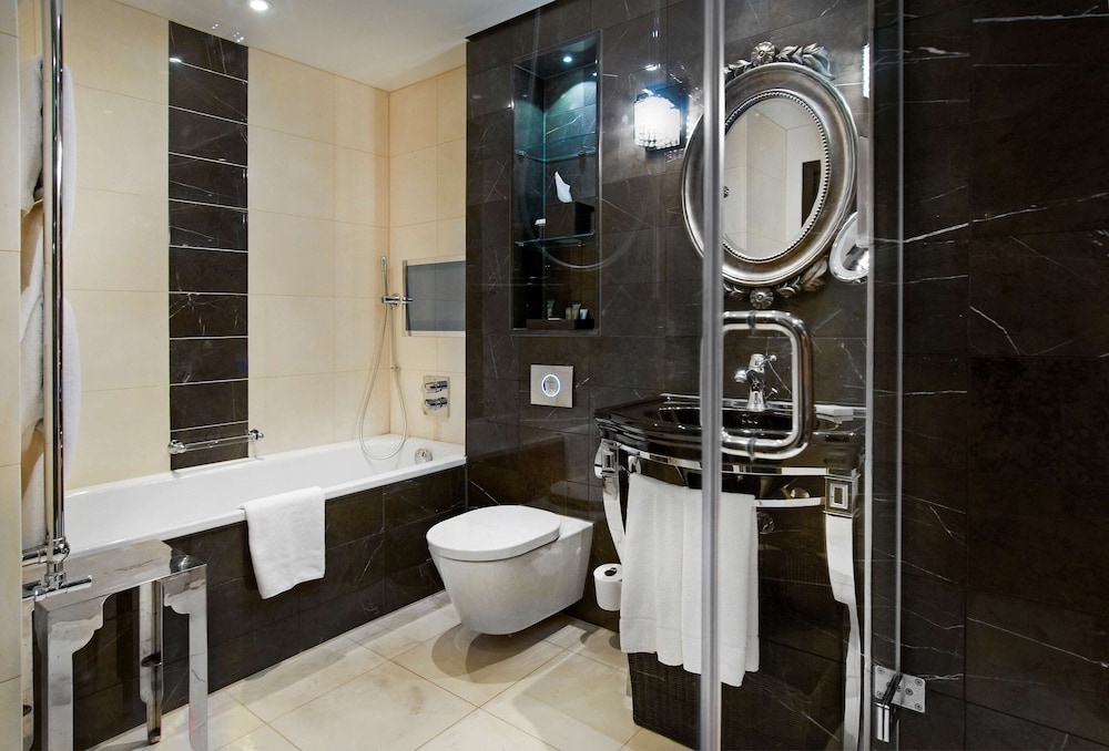 Hilton London Syon Park 10/81