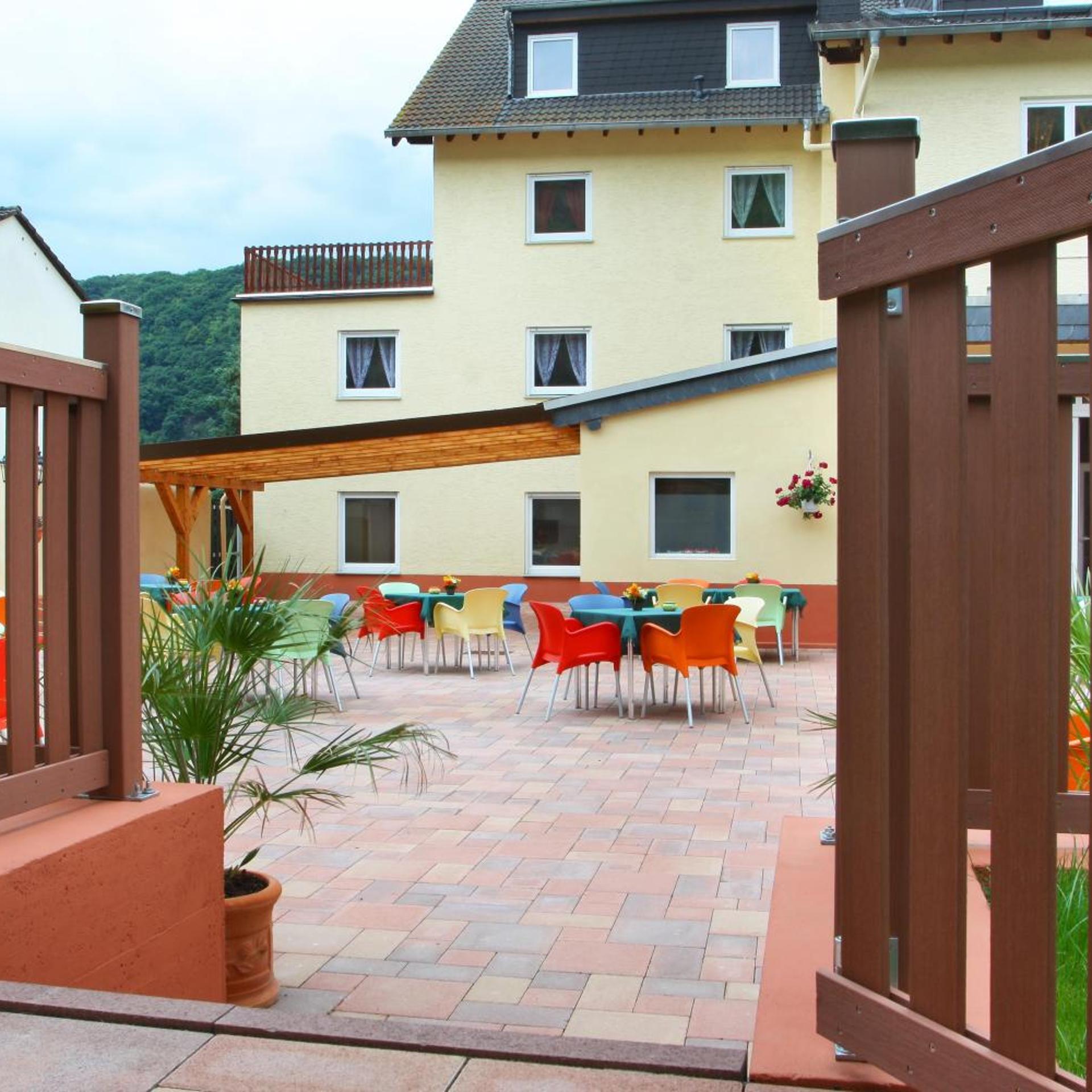 Hotel im Rheintal 6/57