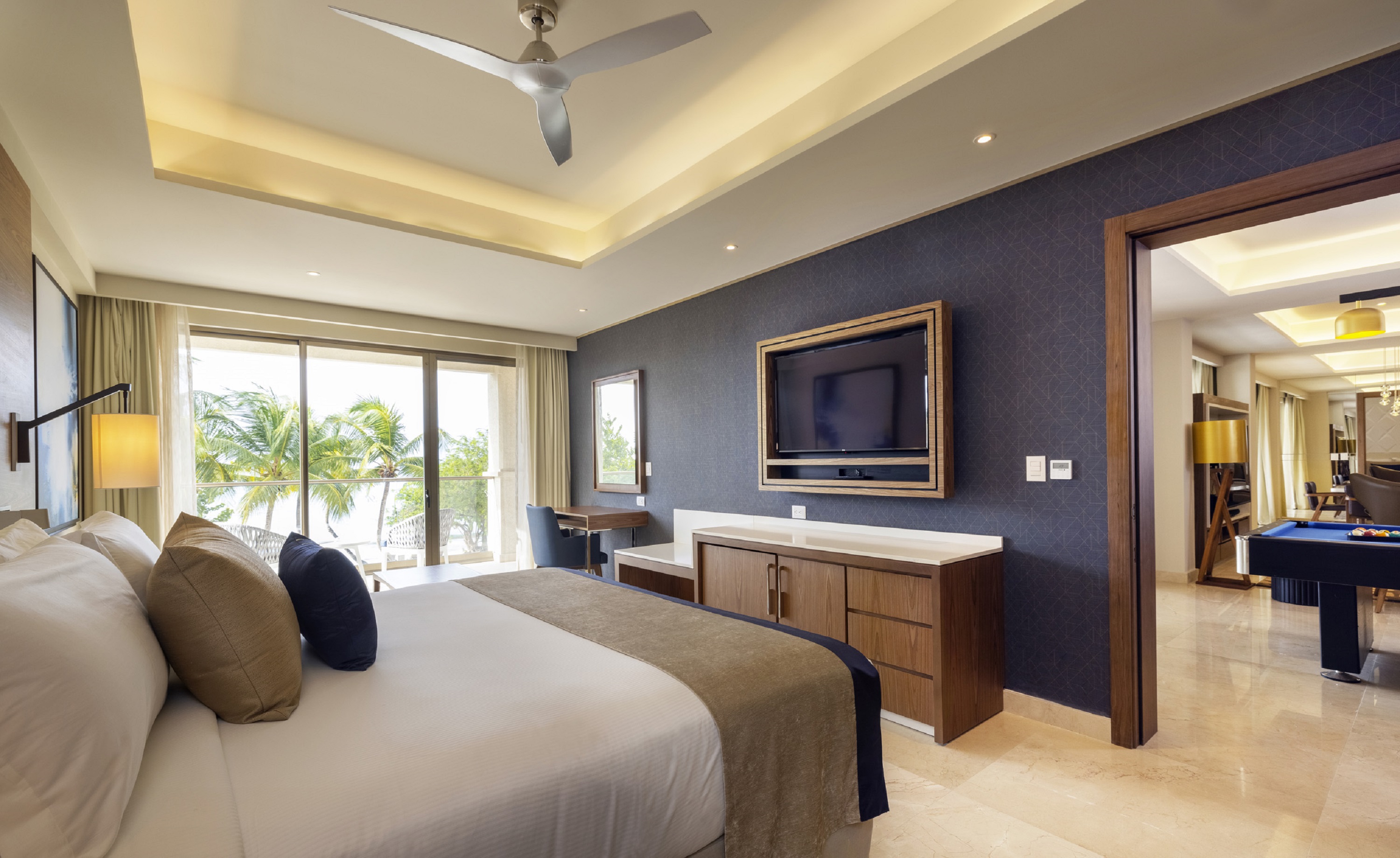 2 Bedrooms, Diamond Club, Chairman, Luxury, Suite, Ocean Front