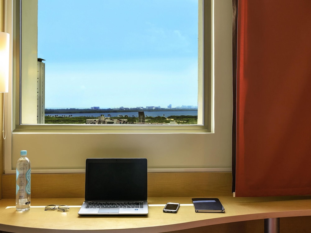 Ibis Cancun Centro 35/44