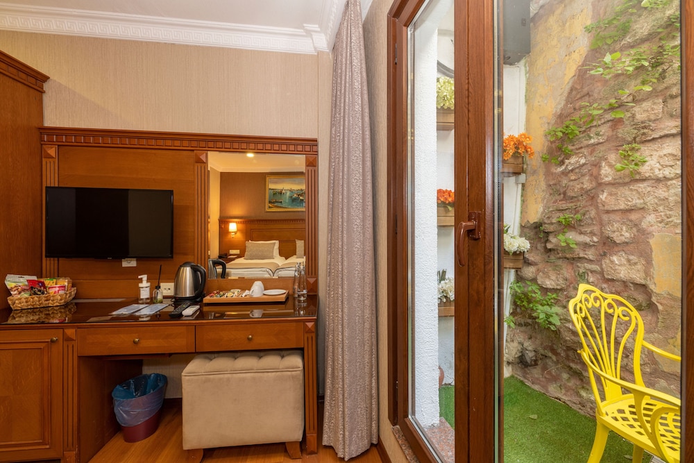 Royan Suites 38/50