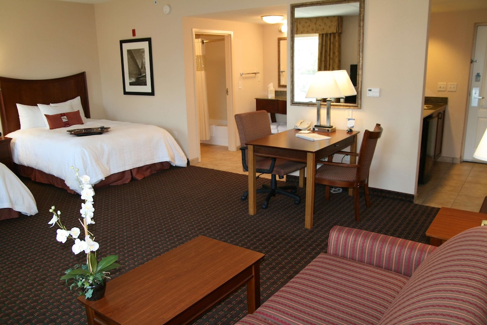 Hampton Inn Suites Palm Coast 34/72