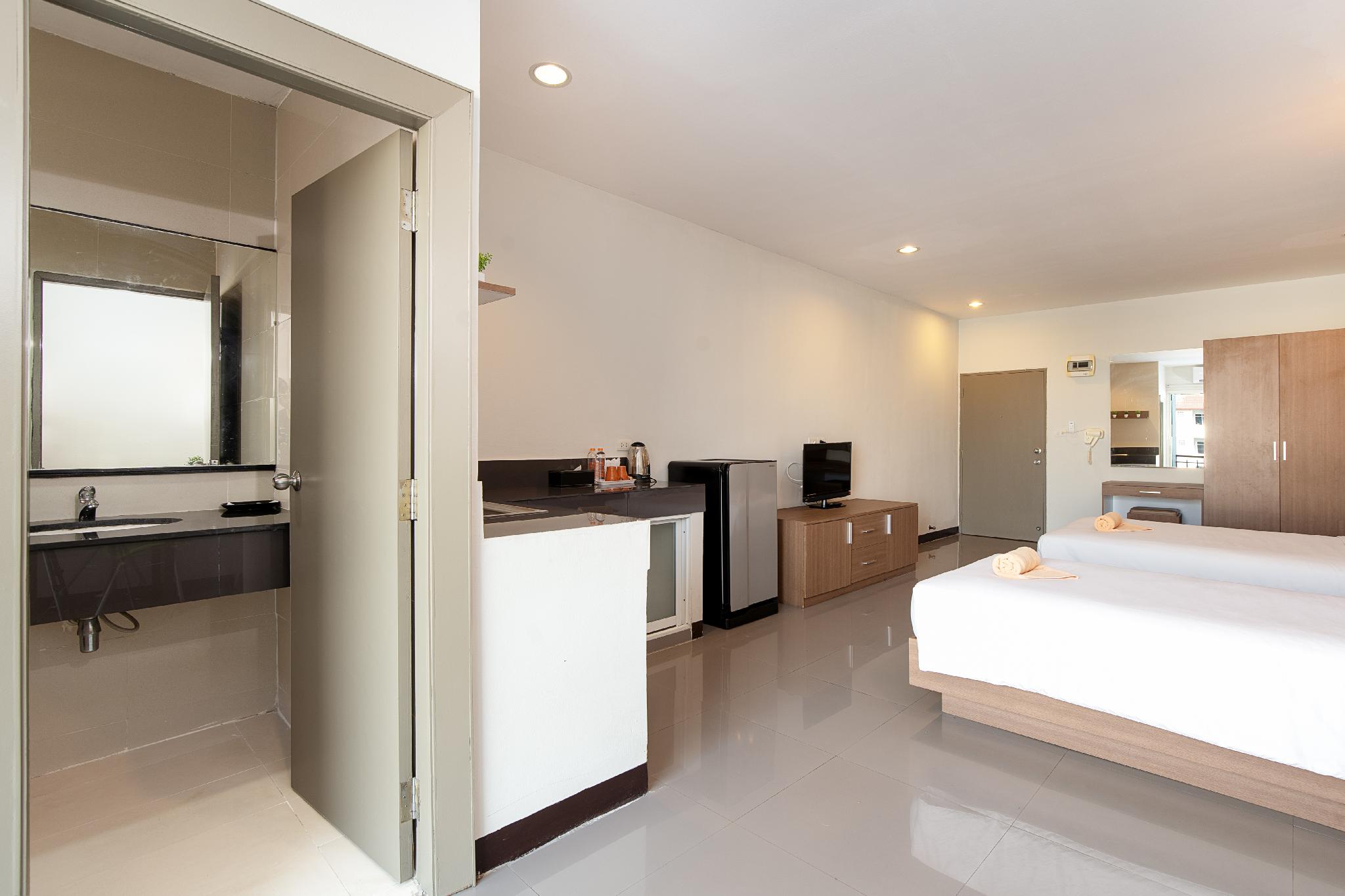 Leenova Hotel 26/50
