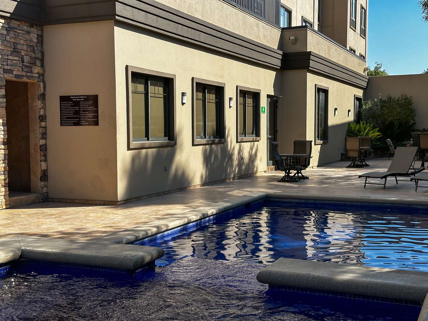 Best Western Premier Monterrey Aeropuerto 12/37