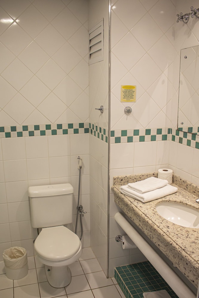 Vip Hotel 33/37