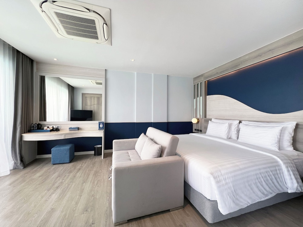 Seabed Grand Hotel Phuket 12/50