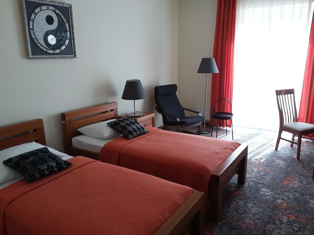 STANDARD, TWIN BEDS
