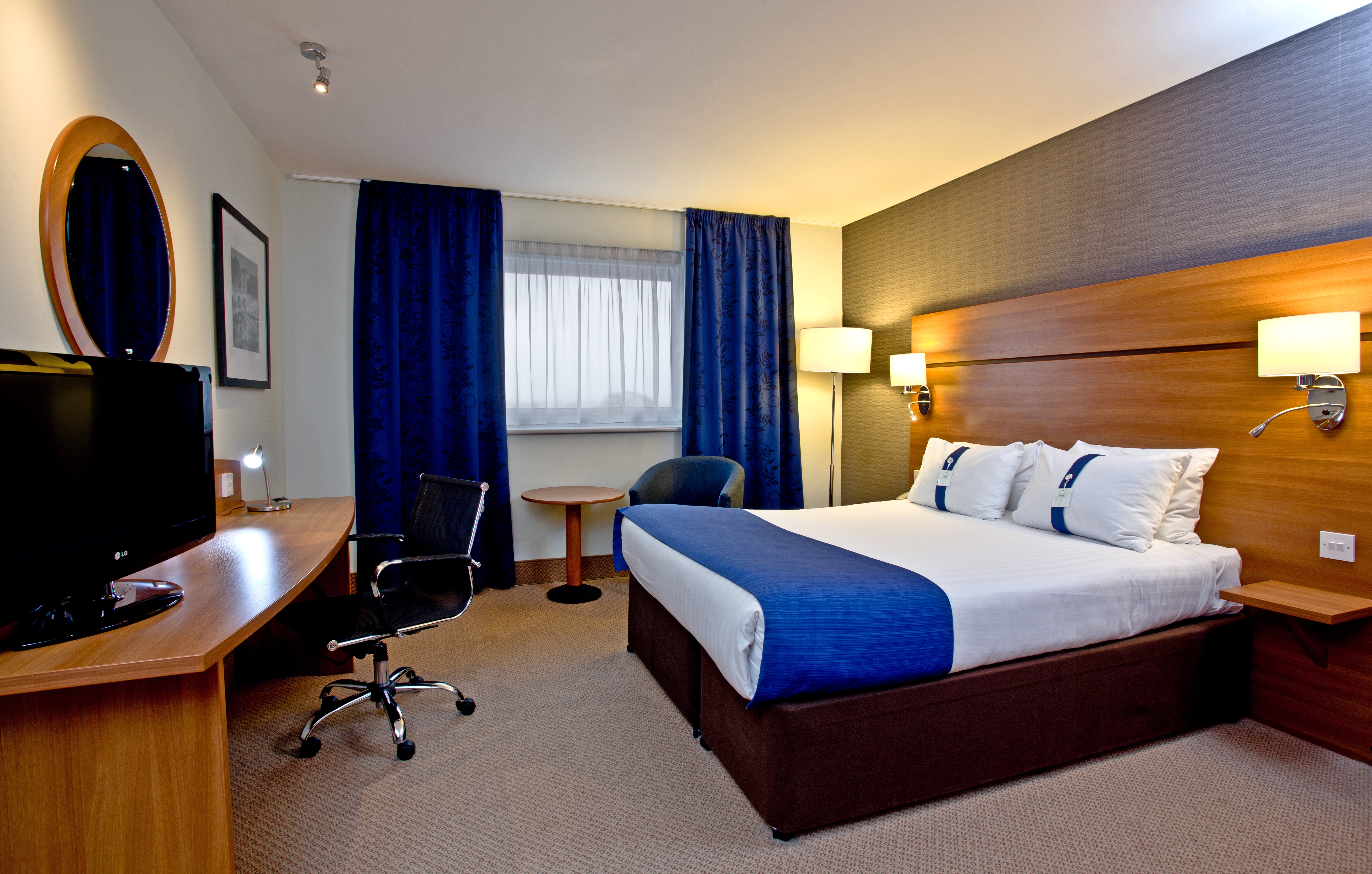 HOLIDAY INN EXPRESS SHREWSBURY 13/40