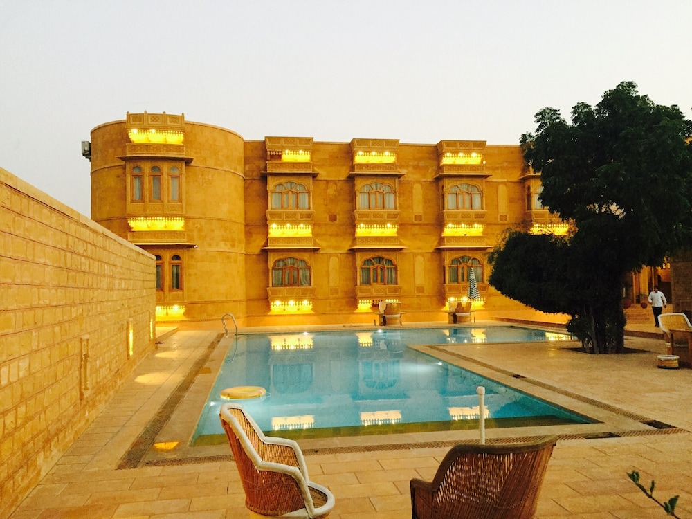 Golden Haveli 1/54