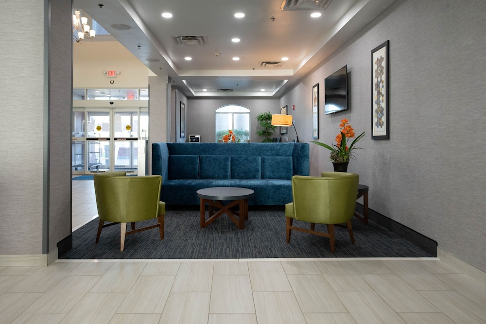 Holiday Inn Express Hotel And Suites Kansas City Grandview 12/64