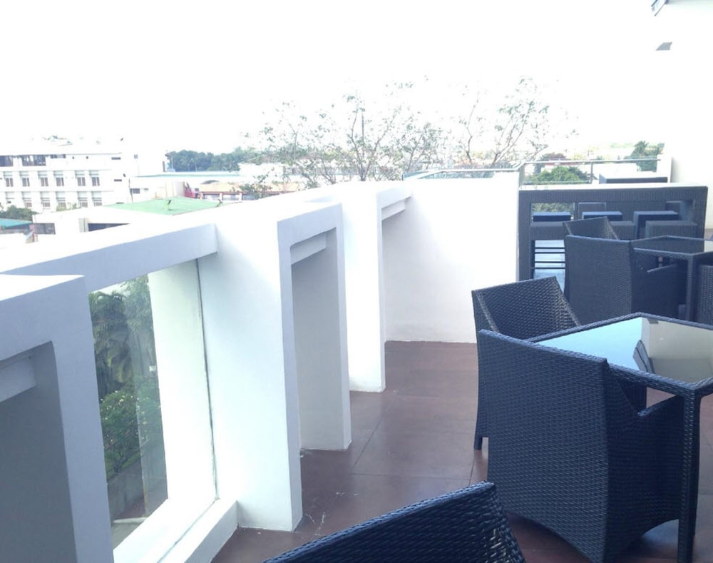 Avenue Suites Hotel 53/65
