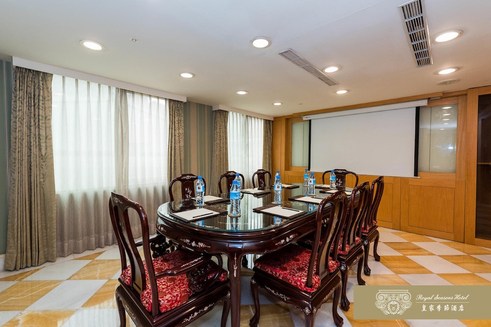 Royal Seasons Hotel Taipei 44/50