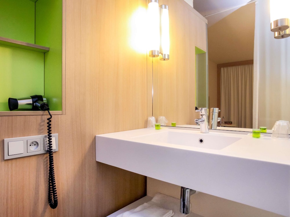 Ibis Styles Nantes Reze Aeroport 64/67