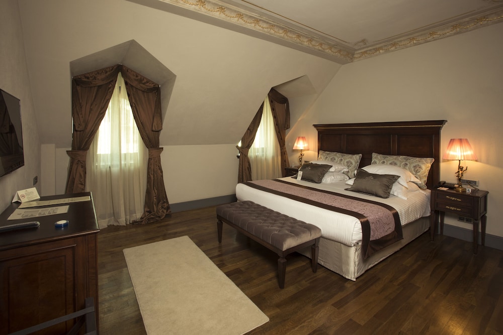Palazzo Donizetti Istanbul, Tapestry Collection by Hilton 30/75