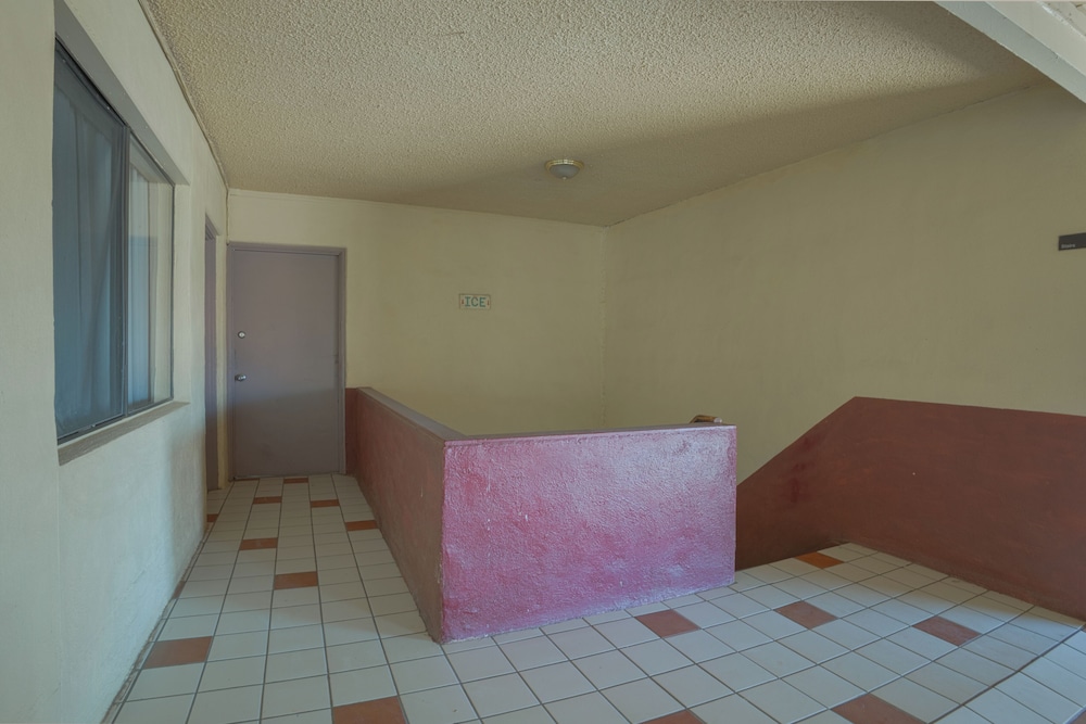 Royal Holiday Motel By Belvilla Gallup I-40 11/50